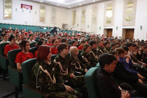 На встречу с нурлатскими поисковиками приехал председатель Ассоциации «Клуб воинской славы» РТ Михаил Черепанов