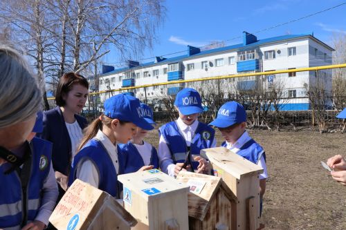 Нурлатские ЮИДовцы присоединились к весенней экоакции «Скворечники в стиле ПДД»