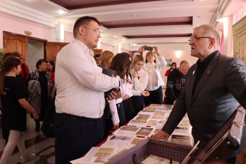 На встречу с нурлатскими поисковиками приехал председатель Ассоциации «Клуб воинской славы» РТ Михаил Черепанов