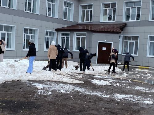 Субботник прошел в первой городской школе Нурлата