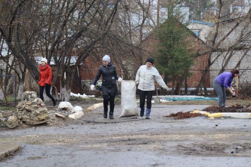 В Нурлате проходит субботник
