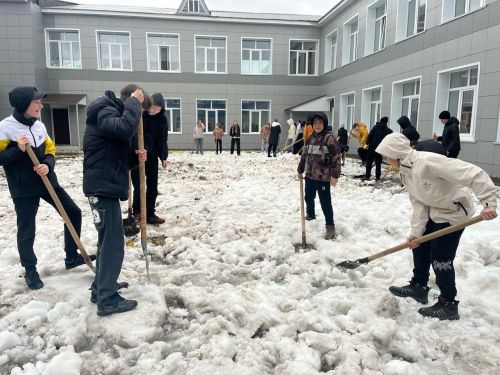 Субботник прошел в первой городской школе Нурлата