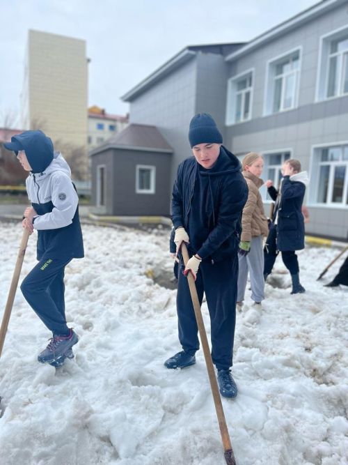 Субботник прошел в первой городской школе Нурлата
