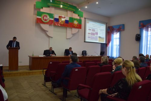 Нурлатские пчеловоды обсудили проблемные вопросы на совещании