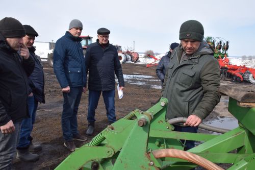 В Нурлатском районе проходит проверка готовности к весенне-полевым работам