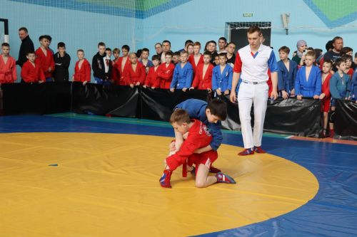 Более 250 спортсменов собрались в Нурлате на республиканские соревнования по самбо (+ФОТОРЕПОРТАЖ)