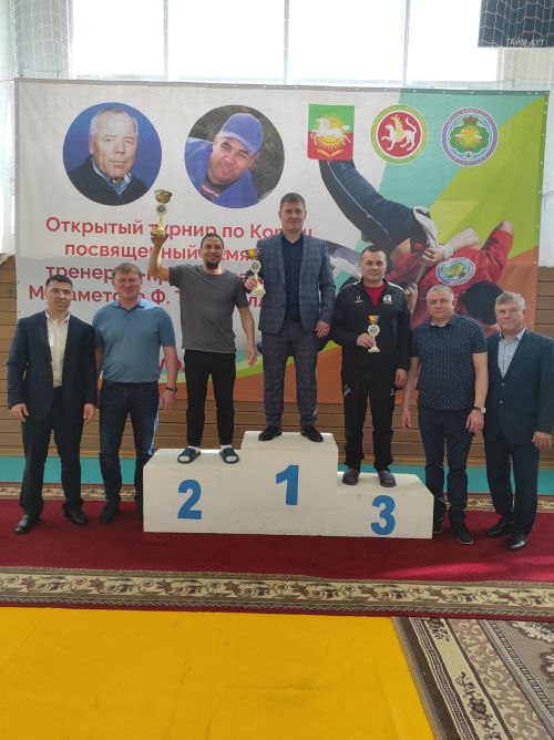 В Нурлате почтили память известных тренеров-преподавателей