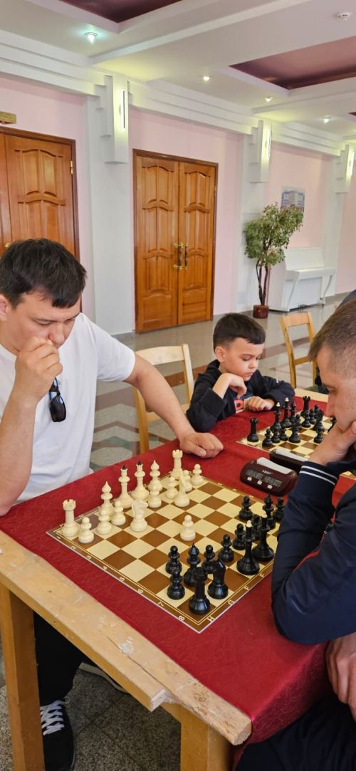 В Нурлате шахматный турнир, посвященный Году семьи, объединил поколения