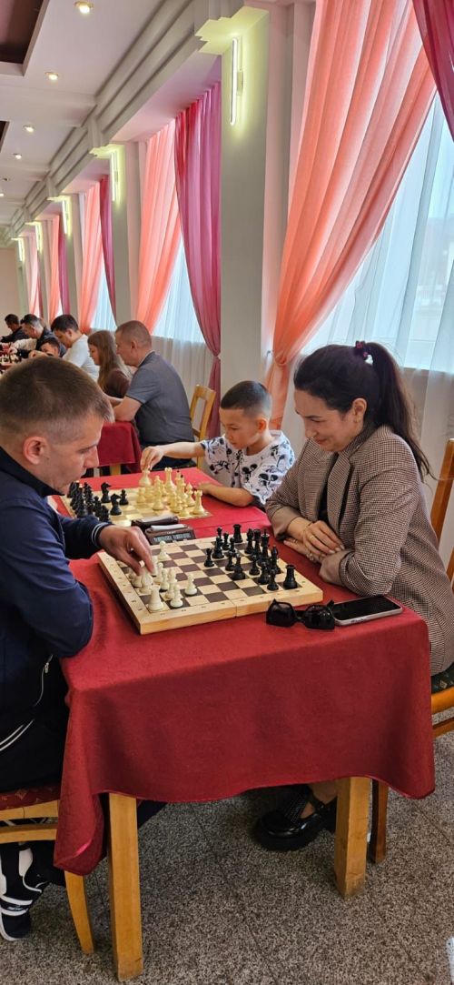 В Нурлате шахматный турнир, посвященный Году семьи, объединил поколения