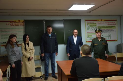 Нурлатцы проводили призывников на срочную службу