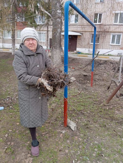 На субботник нурлатцы вышли всем двором