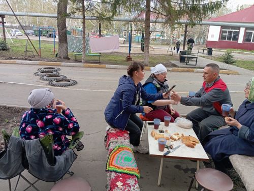 На субботник нурлатцы вышли всем двором