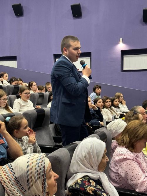 В Нурлатском культурно-досуговом центре «Грани» состоялась встреча с ликвидаторами чернобыльской катастрофы