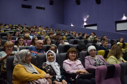 В Нурлатском культурно-досуговом центре «Грани» состоялась встреча с ликвидаторами чернобыльской катастрофы