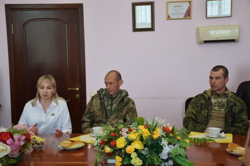 Глава Нурлатского района Дамир Ишкинеев встретился с бойцами СВО