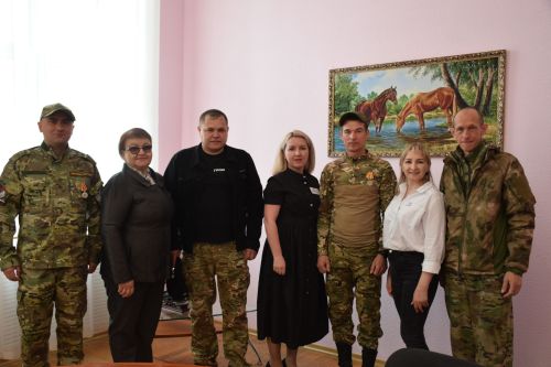 Глава Нурлатского района Дамир Ишкинеев встретился с бойцами СВО