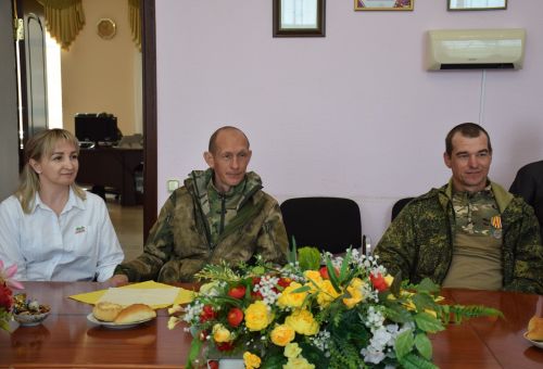 Глава Нурлатского района Дамир Ишкинеев встретился с бойцами СВО