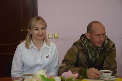 Глава Нурлатского района Дамир Ишкинеев встретился с бойцами СВО