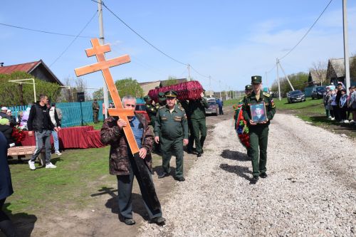 В Нурлатском районе проводили в последний путь участника СВО