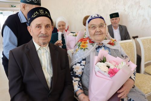 В Нурлате поздравили юбиляров семейной жизни