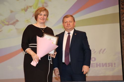 В Нурлате чествовали муниципальных работников