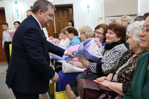 В Нурлате чествовали муниципальных работников