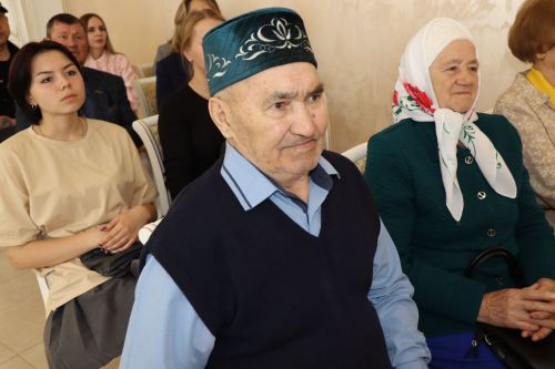 В Нурлате поздравили юбиляров семейной жизни
