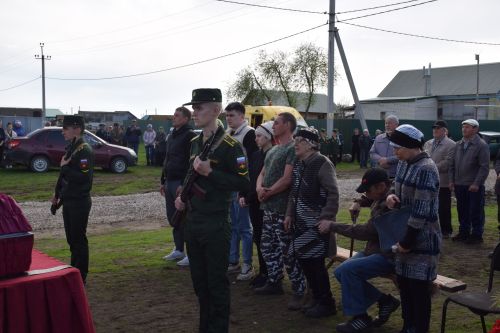В Нурлатском районе проводили в последний путь участника СВО