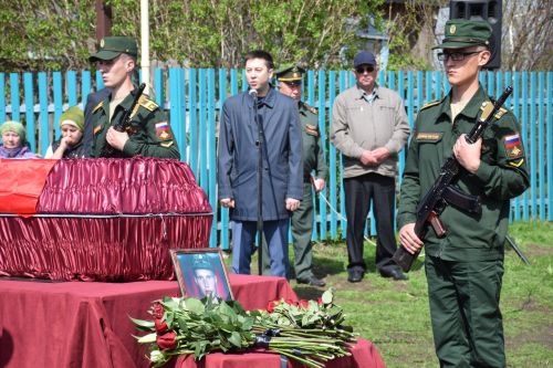 В Нурлатском районе проводили в последний путь участника СВО