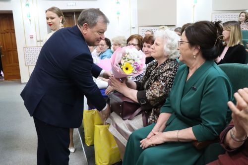 В Нурлате чествовали муниципальных работников