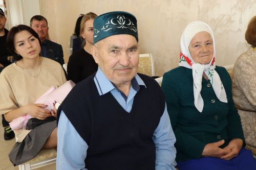В Нурлате поздравили юбиляров семейной жизни