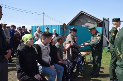 В Нурлатском районе проводили в последний путь участника СВО