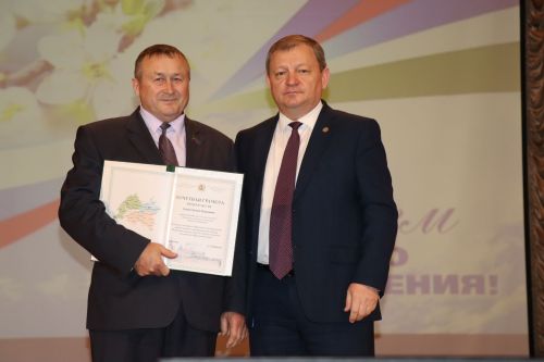 В Нурлате чествовали муниципальных работников