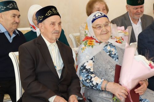 В Нурлате поздравили юбиляров семейной жизни