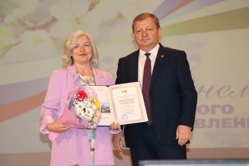 В Нурлате чествовали муниципальных работников