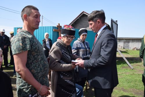 В Нурлатском районе проводили в последний путь участника СВО