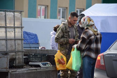 Ярмарка в Нурлате: свежие огурцы из теплицы, разноцветные яйца, живая рыба…