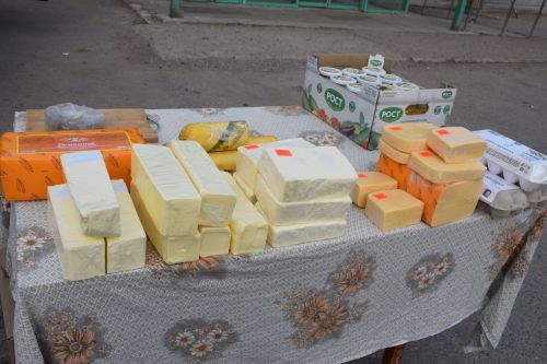 Ярмарка в Нурлате: свежие огурцы из теплицы, разноцветные яйца, живая рыба…