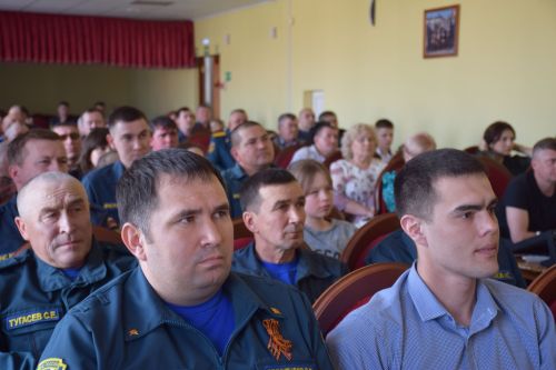 В Нурлате во Дворце культуры чествовали пожарных