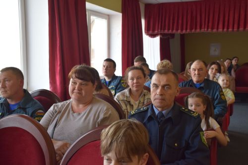В Нурлате во Дворце культуры чествовали пожарных