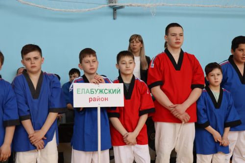 В Нурлате проходит Первенство Республики Татарстан по борьбе на поясах памяти Габбаса Гиматдинова