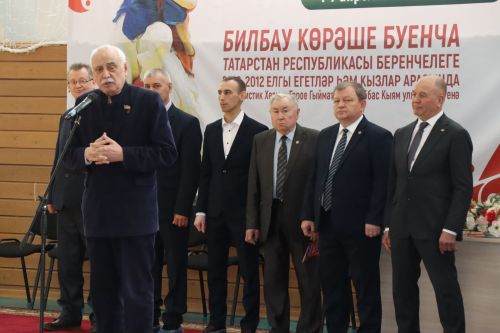 В Нурлате проходит Первенство Республики Татарстан по борьбе на поясах памяти Габбаса Гиматдинова