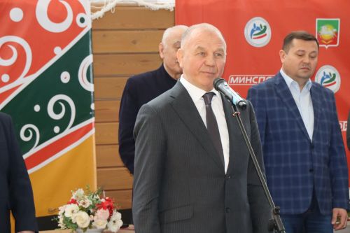 В Нурлате проходит Первенство Республики Татарстан по борьбе на поясах памяти Габбаса Гиматдинова