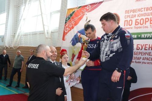 В Нурлате прошла церемония награждения победителей Первенства РТ по борьбе на поясах (фоторепортаж)