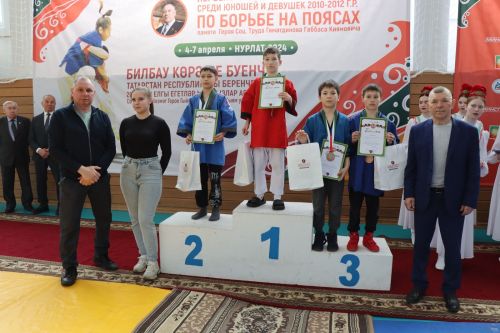 В Нурлате прошла церемония награждения победителей Первенства РТ по борьбе на поясах (фоторепортаж)