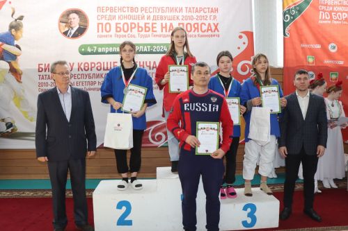 В Нурлате прошла церемония награждения победителей Первенства РТ по борьбе на поясах (фоторепортаж)