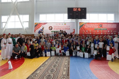 В Нурлате прошла церемония награждения победителей Первенства РТ по борьбе на поясах (фоторепортаж)