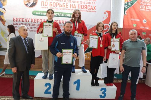 В Нурлате прошла церемония награждения победителей Первенства РТ по борьбе на поясах (фоторепортаж)