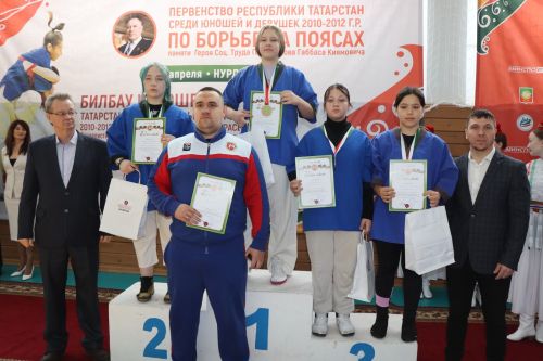 В Нурлате прошла церемония награждения победителей Первенства РТ по борьбе на поясах (фоторепортаж)