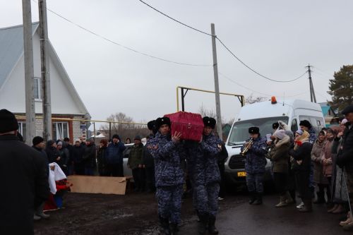 В Нурлатском районе простились с участником СВО Федоровым Александром
